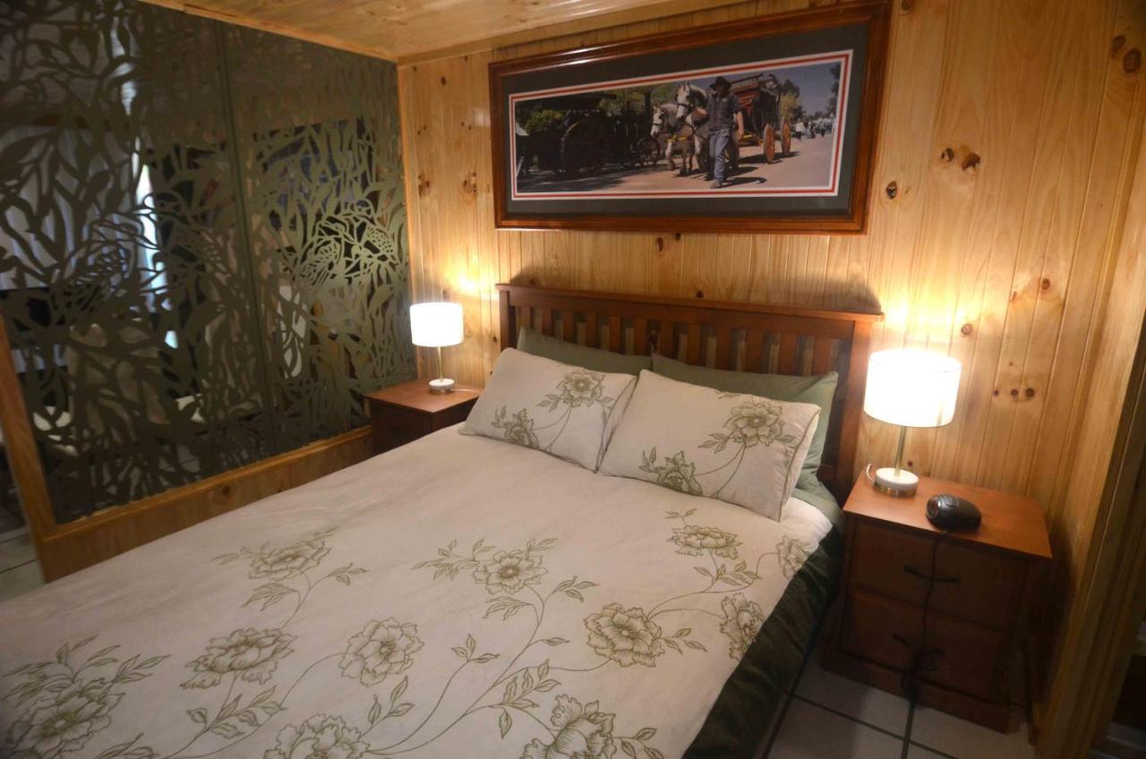 Echuca Gardens Hotel Bagian luar foto
