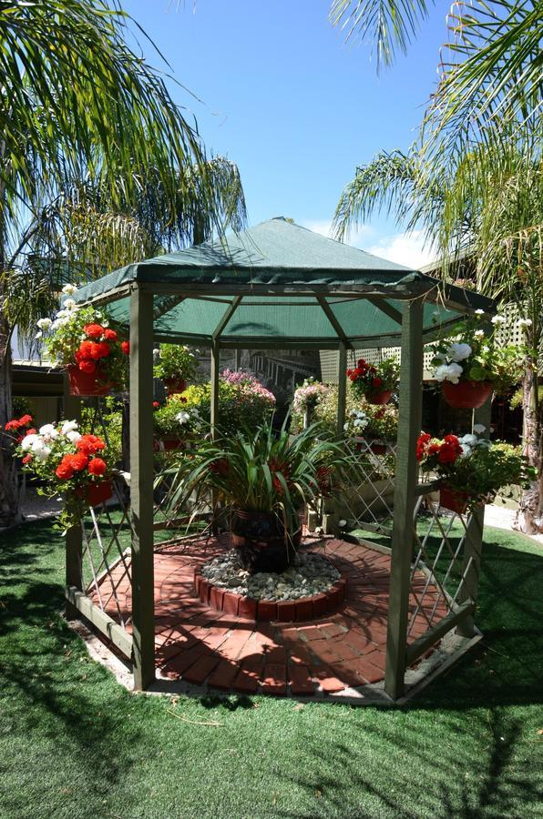 Echuca Gardens Hotel Bagian luar foto